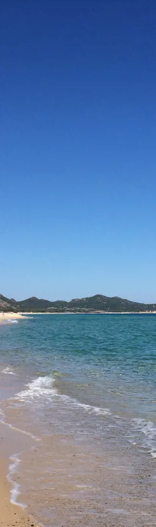 Der lange Sandstrand der Costa Rei